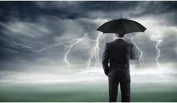 Người đàn ông bị sét đánh 4 lần trong đời, lần cuối càng gây ngỡ ngàng