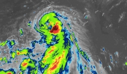 Chưa kịp hồi sau mưa lũ lịch sử, Trung Quốc đã hứng bão dữ