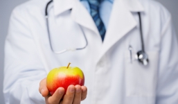 Sự thật của chuyện ăn một quả táo mỗi ngày, cả đời không cần gặp bác sĩ
