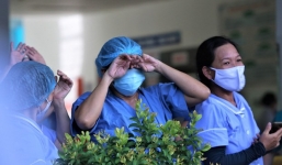 Xúc động khoảnh khắc dỡ phong tỏa Bệnh viện Đà Nẵng