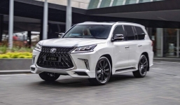 Bên trong 'chuyên cơ mặt đất' Lexus LX 570 trong vụ đánh ghen trên phố Lý Nam Đế