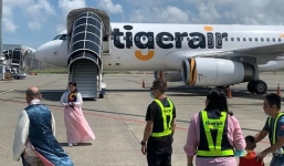 Chuyến bay chở khách đi ngắm cảnh từ trên không, 'giải ngố' mùa Covid-19 rồi quay về