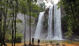 Rác tại vườn quốc gia Thái Lan được đóng gói, gửi trả cho khách du lịch