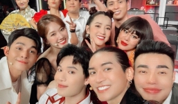 Trường Giang, vợ Trấn Thành và loạt sao Việt đứng chung khung hình nhưng lại không nổi bần bật bằng người 'chụp ké'