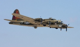 'Pháo đài bay' B-17 của Mỹ tái xuất bất ngờ sau 76 năm biến mất khỏi bầu trời