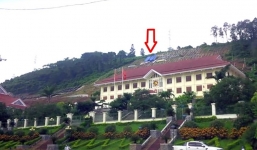 Hòa Bình chi hơn 10 tỷ lắp khẩu hiệu 11 chữ: Chính quyền lên tiếng