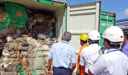 Sri Lanka 'ship' trả lại Anh 260 tấn rác