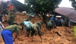 Hiện trường sạt lở đất tại Quảng Trị khiến hơn 20 cán bộ, chiến sĩ bị vùi lấp