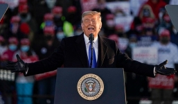 Ông Trump nhận tin dữ ngay trước thềm bầu cử