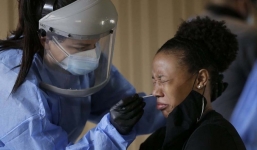 Tin tức thế giới 24h ngày 28/10: Hơn nửa triệu ca Covid-19 một ngày, Ông Trump nhận tin dữ