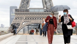 Covid-19 tăng tốc đột ngột, 2 nền kinh tế lớn nhất châu Âu phong tỏa toàn quốc