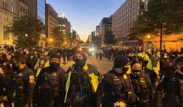 Hàng nghìn người bủa vây Nhà Trắng, sẵn sàng biểu tình nếu Trump tái đắc cử