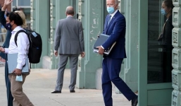 Gặp muôn vàn khó khăn vì chưa được công nhận đắc cử, nhóm của Biden xem xét việc khởi kiện