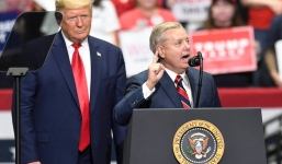 Đồng minh của Trump bị tố gây áp lực dàn xếp bầu cử
