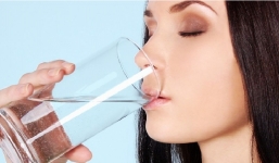 Uống 4 cốc nước ngay sau khi thức dậy trong vòng 1 tháng bạn sẽ nhận được kết quả bất ngờ