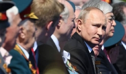 Biden vừa thắng Cử tri đoàn, Trump lại nhận thêm một đòn giáng từ Putin