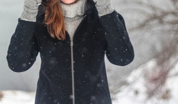 Cách giặt áo khoác tại nhà chuẩn xịn để áo luôn như mới