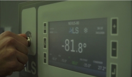 Nhân viên y tế Mỹ cố tình phá hủy 500 liều vắc xin Covid-19