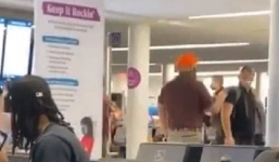 Người ủng hộ Trump bật khóc nức nở vì bị cấm bay