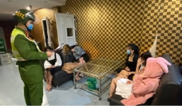 Phạt 43 triệu nhóm khách và chủ karaoke ở Hạ Long vi phạm quy định phòng dịch Covid-19