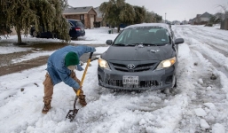 Texas: Hơn 325.000 dân mất điện, 13 triệu người gặp khủng hoảng nước vì thời tiết