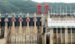 Tin tức thế giới 24h ngày 24/2: Mỹ soạn dự luật đối phó Trung Quốc, Số ca Covid-19 toàn cầu giảm