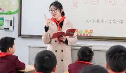 Cô giáo 'giỏi nhất' Trung Quốc bị cho nghỉ dạy vì phân biệt đối xử với học sinh nghèo