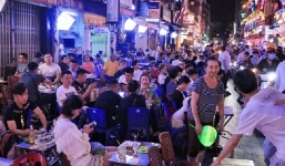 Quán bar, vũ trường Bùi Viện 'hồi sinh' sau hơn 1 tháng cầm cự trong đại dịch