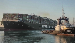 Tắc kênh đào Suez khiến thế giới mất hơn 400 triệu USD/giờ