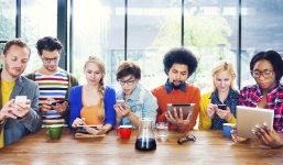 Hội chứng sợ bỏ lỡ ở những người dùng Facebook không kiểm soát