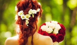 Chú rể bị hủy hôn vì không đọc được bảng nhân 2