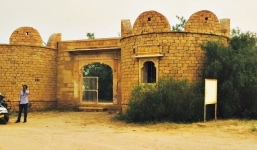 Ngôi làng hơn 1.000 người biến mất không dấu tích sau một đêm