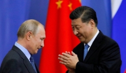 Toàn cảnh thế giới 24h ngày 19/5: Tập đoàn Trump bị điều tra hình sự, Covid-19 tràn về nông thôn Ấn Độ