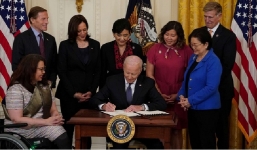 Toàn cảnh thế giới 24h ngày 21/5: Mỹ thông qua luật chống thù hận người gốc Á, Putin cảnh báo nước nào muốn xâm phạm lãnh thổ