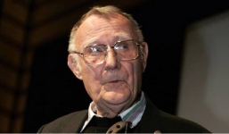 Tỷ phú giàu thứ 8 hành tinh vẫn mua quần áo ở chợ trời, sang Việt Nam cắt tóc giá rẻ