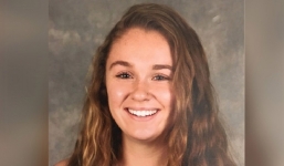 Cô gái trở thành triệu phú nhờ tiêm vaccine Covid-19