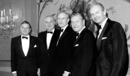 Bí mật khiến gia tộc tỷ phú Mỹ giàu đến 170 đời vẫn không suy tàn