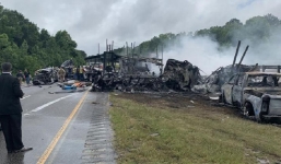 Toàn cảnh thế giới 24h ngày 21/6: Tông xe liên hoàn tại Mỹ, Palestine trả lại vaccine cho Israel