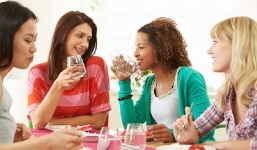 5 lần uống nước cực hại cho cơ thể mà nhiều người vô tình phạm phải