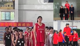Cô bé 14 tuổi cao 2,27m lấn lướt huyền thoại Yao Ming, 'cân' cả đội bóng rổ của trường