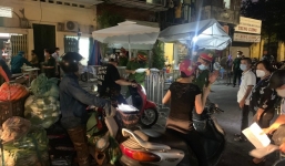 Chuyên gia: Hà Nội có cơ sở để mở cửa lại một số dịch vụ nhưng phải nới từng bước