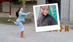 Gặp thất bại ê chề nhưng Quan Hiểu Đồng vẫn rạng rỡ 'thả rông nhan sắc'