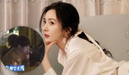 Dương Mịch vừa lộ hint hẹn hò trai trẻ, Ngụy Đại Huân đã cô đơn trong quán bar