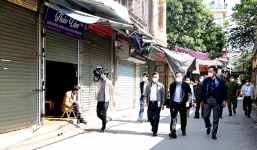 Chủ tịch UBND Thành phố Chu Ngọc Anh kiểm tra công tác phòng, chống dịch tại huyện Gia Lâm và quận Long Biên