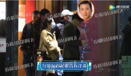 Châu Kiệt tình tứ bên bạn gái tin đồn