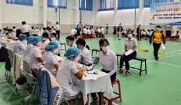 Nam sinh Quảng Nam tiêm 2 mũi vaccine Covid-19 cách nhau 10 phút
