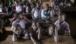 Quốc gia mở lại trường học sau thời gian đóng cửa lâu nhất thế giới