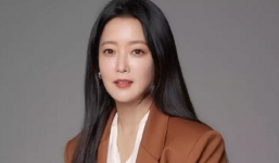 Con gái Kim Hee Sun khiến mẹ dính nghi vấn bốc phét