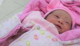 Khoảnh khắc những công dân nhí đầu tiên của năm Nhâm Dần chào đời