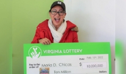 Vợ cười không khép miệng khi chồng tặng quà Valentine là vé số độc đắc hơn 200 tỷ đồng